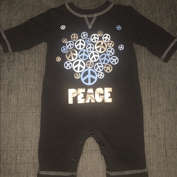 One piece - Picture 2 of 3